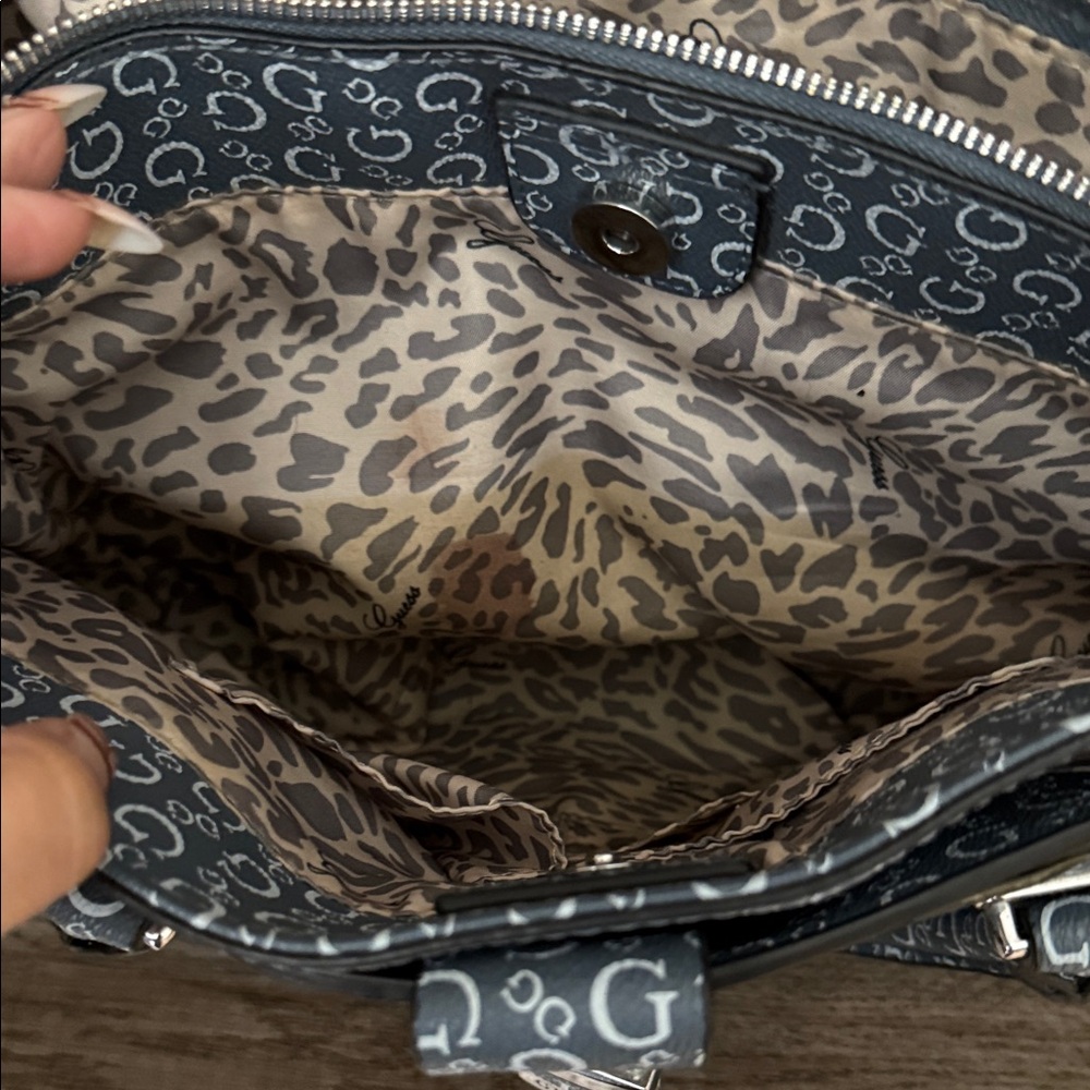 GUESS Gray Patterned Satchel - Picture 6 of 8